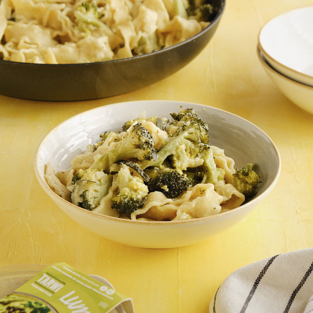 Cremige Brokkoli-Pasta mit Lummus und Basilikum – Tarwi
